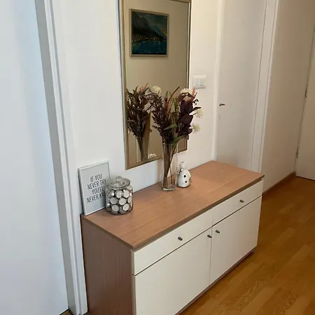 Center Twiggy Makarska