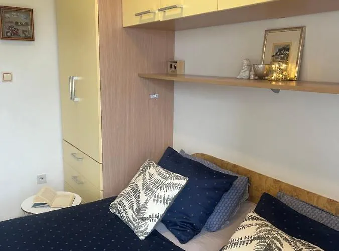 Center Twiggy Makarska