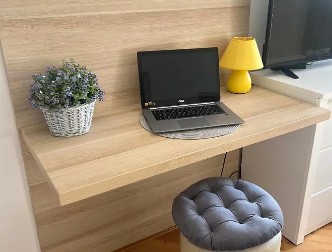 Center Twiggy * Makarska