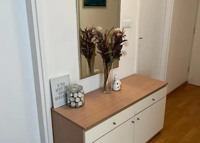 Center Twiggy Makarska