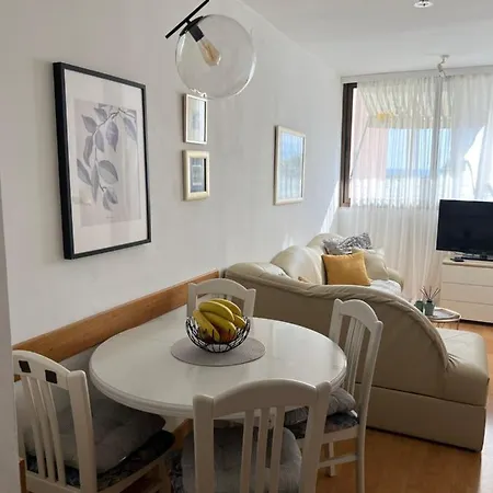 Center Twiggy Apartment Makarska