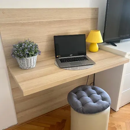 Center Twiggy * 마카르스카